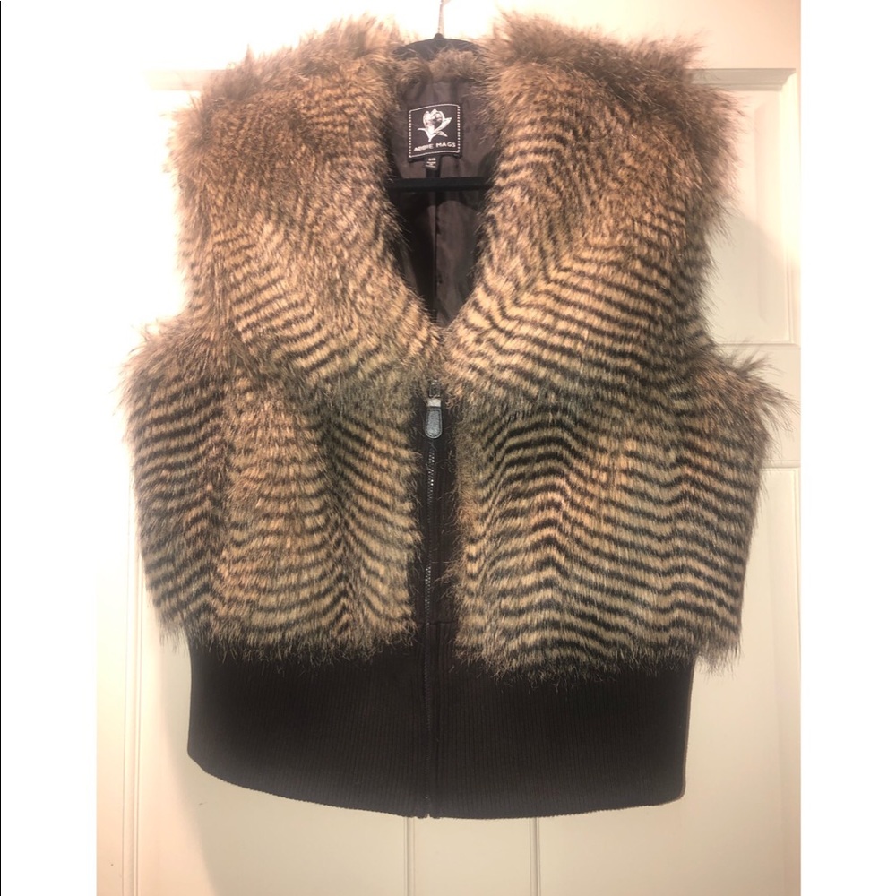 ABBIE MAGS VEST
